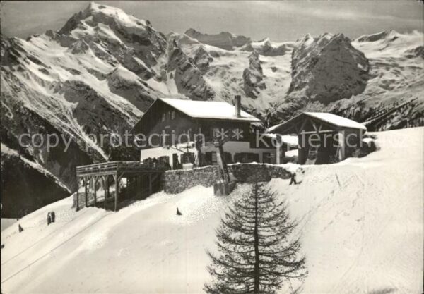 Trafoi Suedtirol Furkelhütte mit Ortlergruppe