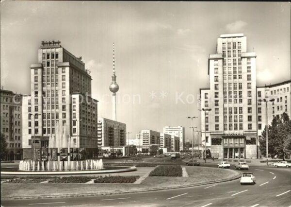 Berlin Hochhäuser am Stausenberger Platz