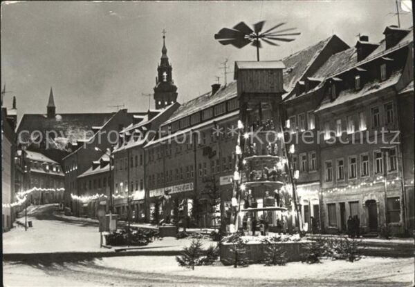 Schneeberg Erzgebirge mit Weihnachtspyramide