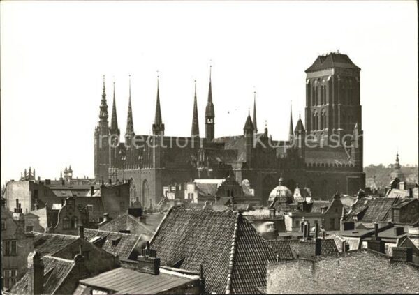 Danzig Westpreussen Marienkirche und Altstadtdächer
