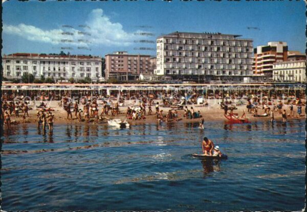 Riccione Alberghi visti dal mare