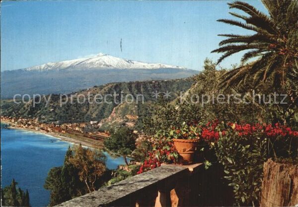 Taormina Sizilien Panoramaica di Giardini ed Etna