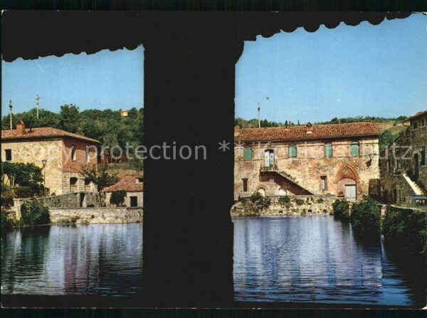 Bagno Vignoni La sorgente vista dal loggiato di Santa