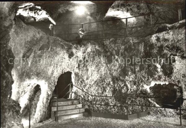 Hoehlen Caves Grottes Friedrichroda Marienglashöhle Kristallg