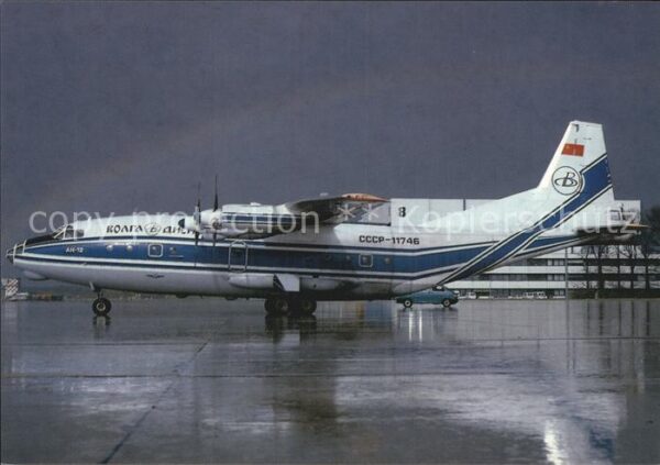 Flugzeuge Zivil Volga-Dnjepr Antonov AN-12 CCCP-11746
