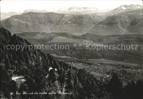 Bozen Suedtirol Blick vom Mendel aus