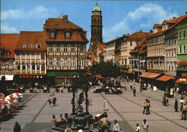 Goettingen Niedersachsen Marktplatz mit Gänselieselbrunnen Unive