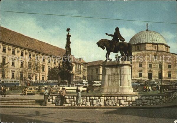 Pecs Szechenyi ter Platz Denkmal Reiterstand