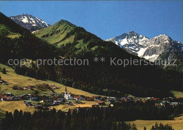 Riezlern Kleinwalsertal Vorarlberg Panorama mit Hammerspitze Elferkopf Zwö