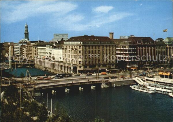 Hamburg Alsterarkaden und Michel