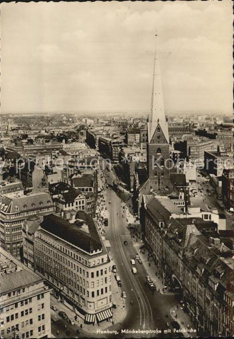 Hamburg Mönckebergstrasse mit Petrikirche