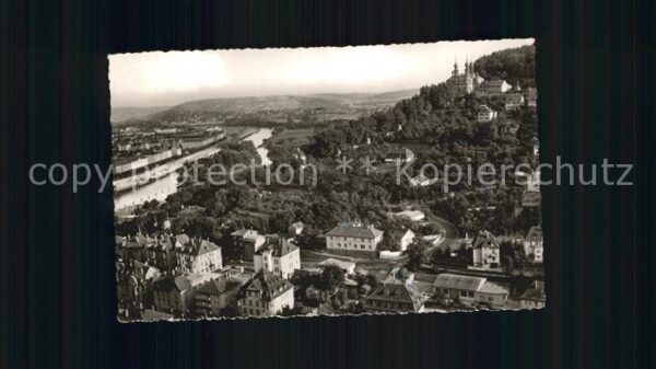 Wuerzburg Blick von der Festung Marienberg zum Kä