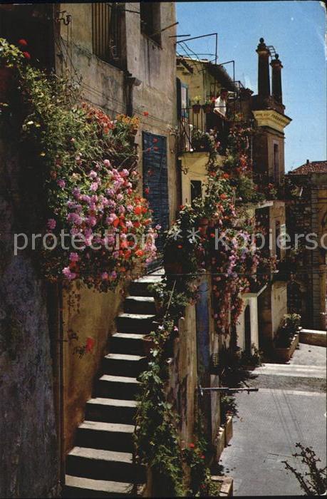 Taormina Sizilien Treppe in Blütenpracht