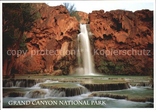 Grand Canyon The Emeral waters of Havasu Falls