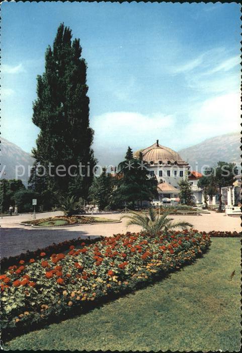 Merano Meran Promenade mit Kurhaus