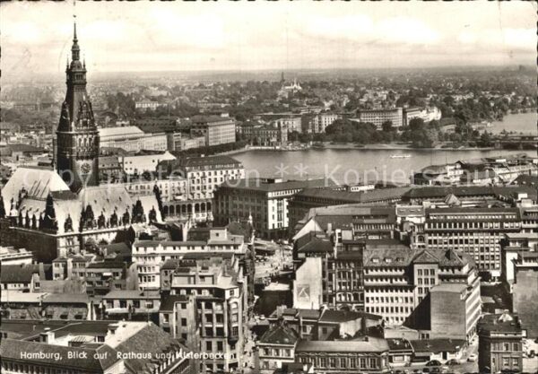 Hamburg Stadtblick mit Rathaus und Alsterbecken