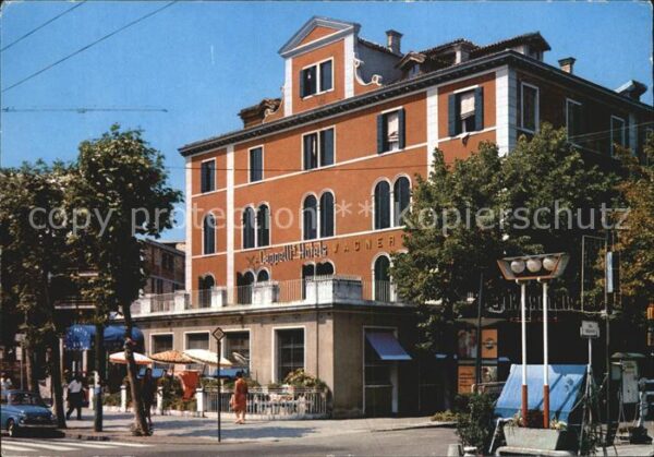 Lido di Venezia Grosse Allee und Hotel Capelli