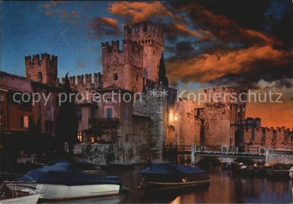 Sirmione Lago di Garda Das Schloss bei Nacht