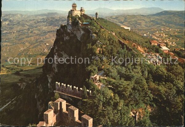 San Marino Repubblica Fliegeraufnahme Zweiter und Dritter Tur