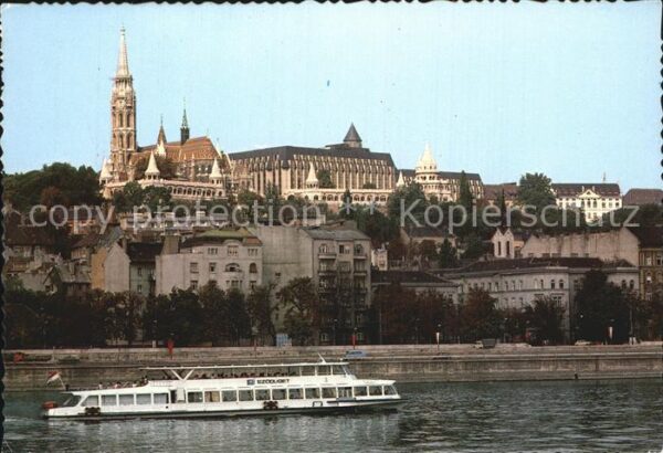 Budapest Stadtansicht Ausflugsschiff Matthiaskir