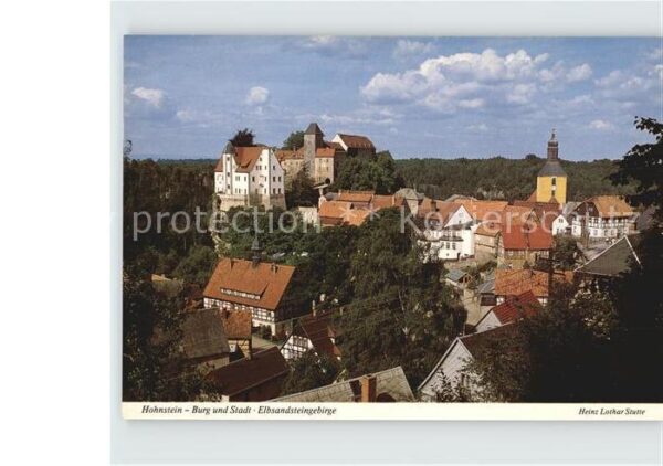 Hohnstein Saechsische Schweiz Stadtbild mit Burg und Kirche Elbsandst