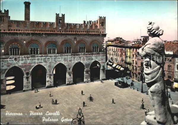 Piacenza Platz der Pferde und der Gotico Palast