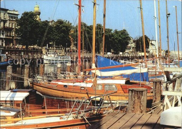 Warnemuende Ostseebad Am alten Strom