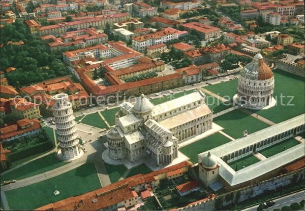 Pisa Fliegeraufnahme Dom und Krankenhaus San