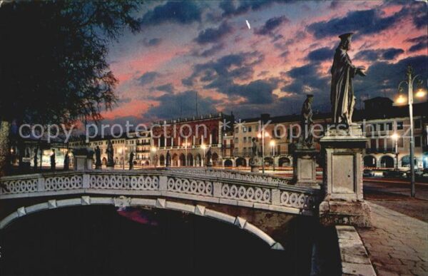 Padova Prato della Valle Amuela Säulengang