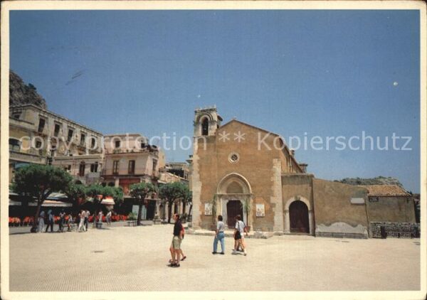 Taormina Sizilien La Biblioteca Platz IX April