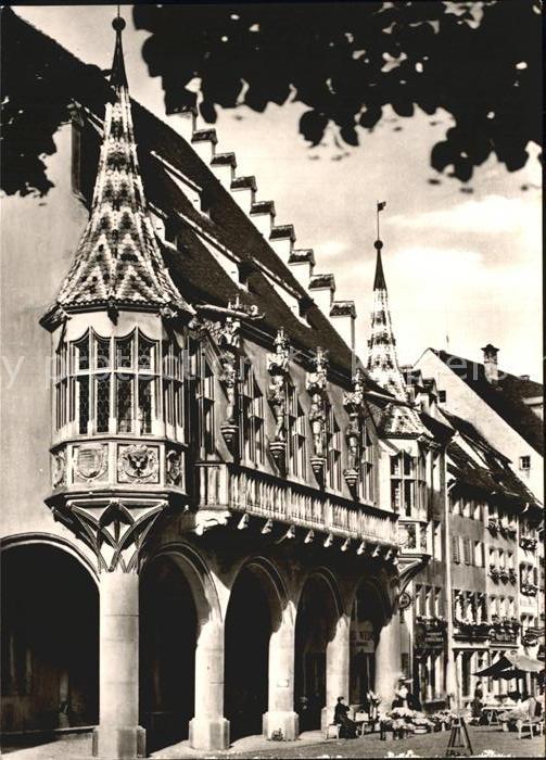 Freiburg Breisgau Kaufhaus auf dem Münsterplatz