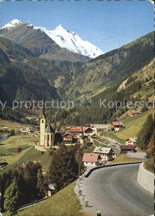 Heiligenblut Kaernten Teilansicht mit Grossklockner und Kirch