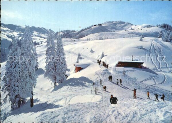 Kitzbuehel Tirol Blick von der Hahnenkammbahn Bergstatio