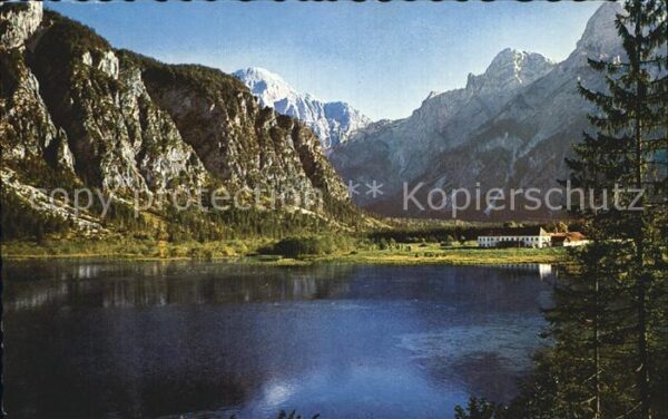 Gruenau Almtal Almsee mit Seehaus