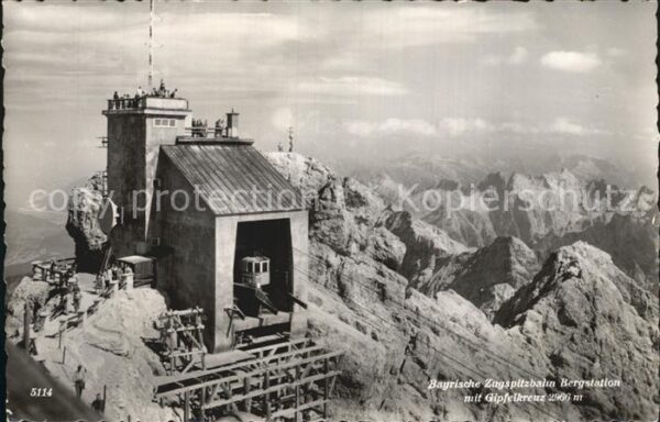 Garmisch-Partenkirchen Bayrische Zugspitzbahn Bergstation mit