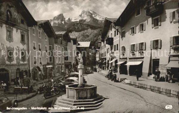 Berchtesgaden Marktplatz Brunnen mit Watzmann Berchte