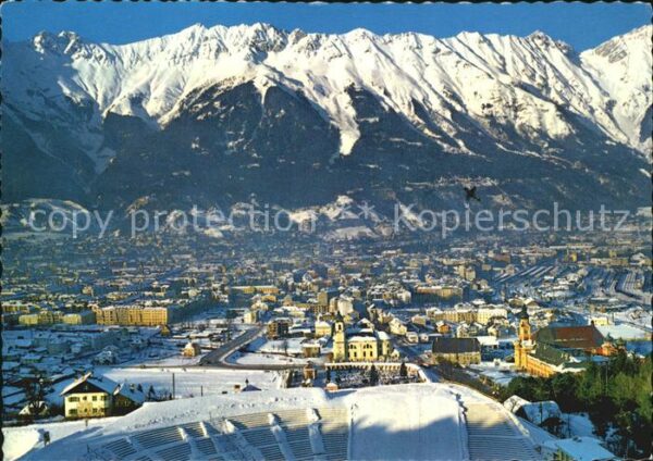 Innsbruck Bergisel Sprungschanze gegen Nordkette