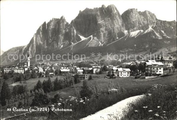 Cortina d Ampezzo Gesamtansicht Dolomiten