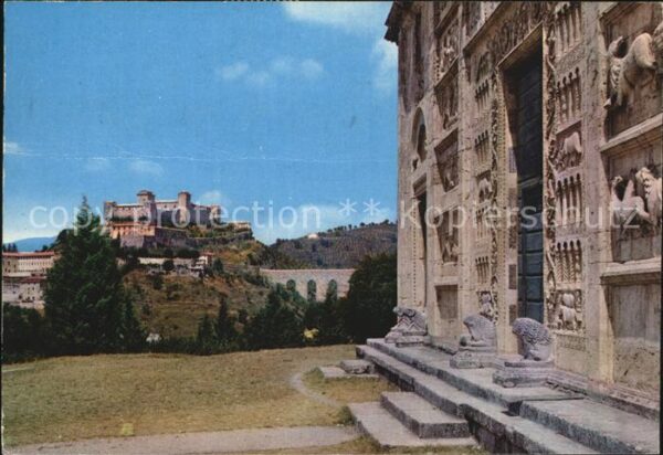 Spoleto Ficciata di San Pietro con veduta della