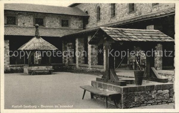 Saalburg Taunus Kastell Brunnen im Innenhof