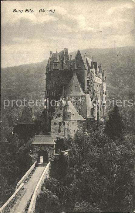 Burg Eltz Fliegeraufnahme