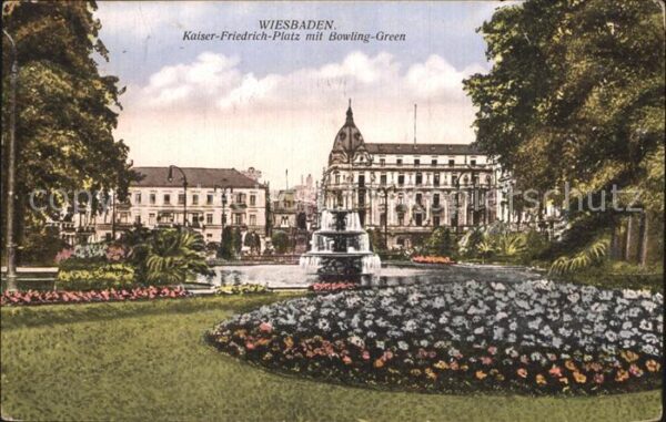 Wiesbaden Kaiser-Friedrich-Platz mit Bowling-Gree