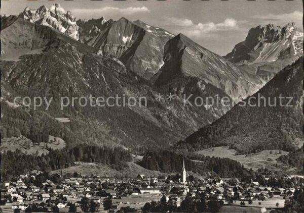 Oberstdorf mit Krottenspitzen Fürschiesser und Kra