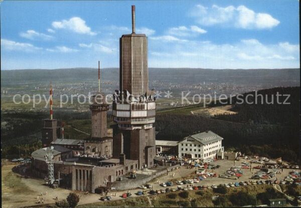 Grosser Feldberg Taunus mit Fernseh UKW und Fernmeldeturm Flieg