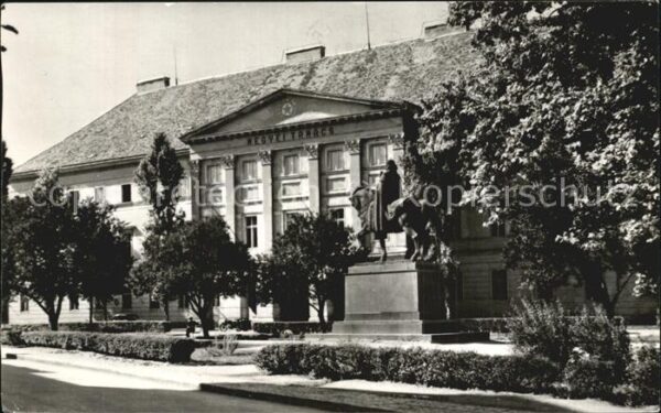 Szekesfehervar Megyei Tanacshaz Komitatsrathaus Reiter