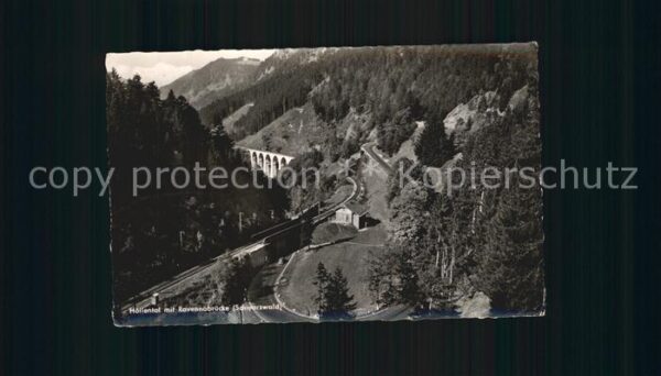 Hoellental Schwarzwald mit Ravennabrücke Eisenbahn