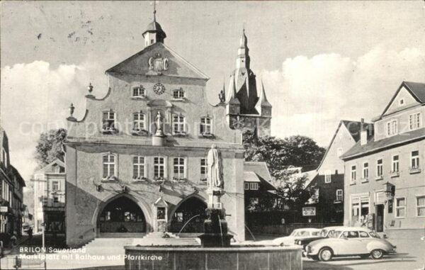 Brilon Marktplatz Rathaus Brunnen Pfarrkirche