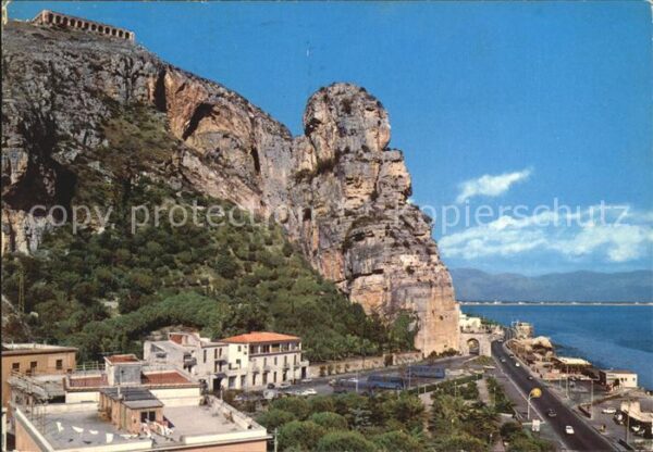Terracina Monte Giove e Pisco Montano Uferstrasse