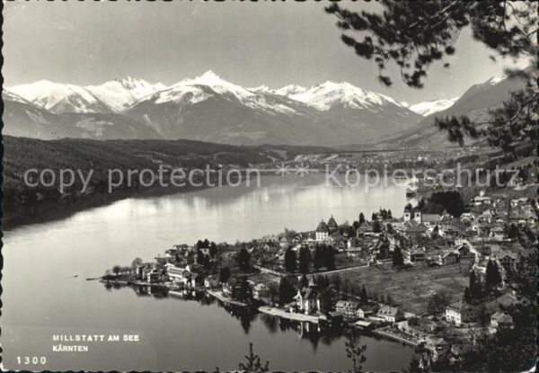 Millstatt Millstaettersee Gesamtansicht mit Alpenpanorama
