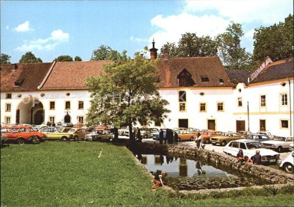 Altenmarkt Alz Klosterhof der Stiftskirche Baumburg mi